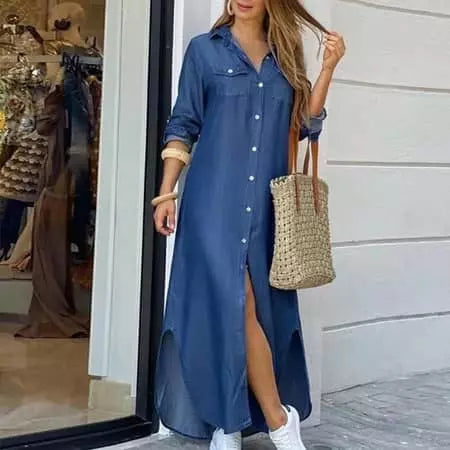 Elegant long-sleeved maxi dress in black