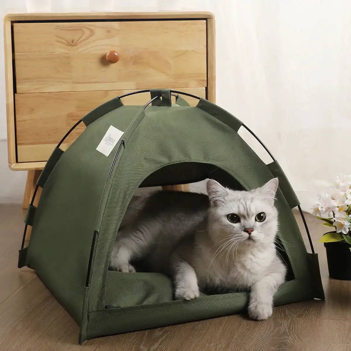 CozyNest™ Winter Cat Tent Bed – Warm Clamshell Cave House
