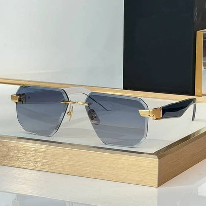 Polarized square sunglasses with luxury metal frame and vintage style